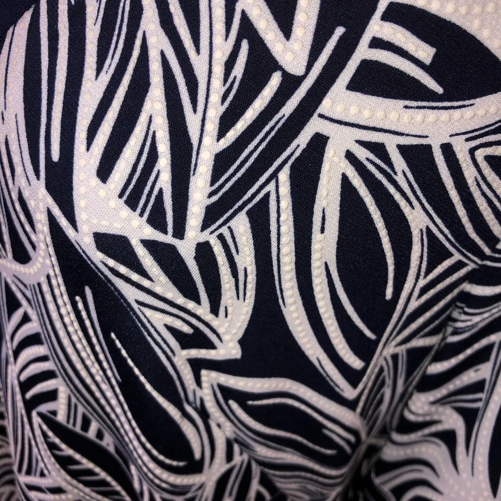 NWT PERCEPTIONS NEW YORK SIZE 12 NAVY BLUE & WHITE TEXTURED LEAF PATTERN